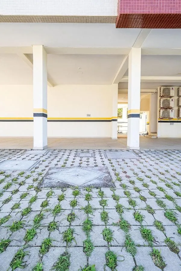 Edificio Costa Brava Em Canto Grande Bombinhas 0*,